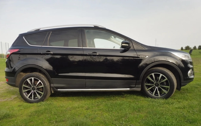 Ford Kuga cena 60900 przebieg: 174500, rok produkcji 2017 z Oborniki małe 172